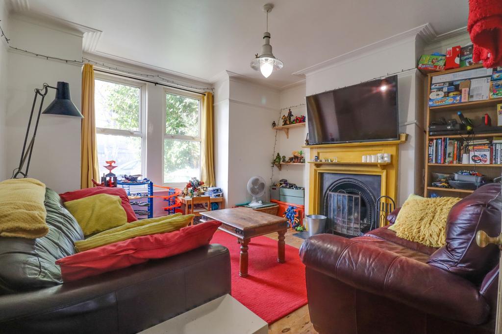 Fort Road, Woolston 2 bed semidetached house for sale £280,000