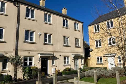 46 Ashcombe Crescent, Witney, OX28 6GL