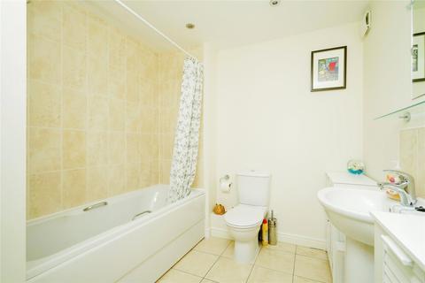 46 Ashcombe Crescent, Witney, OX28 6GL