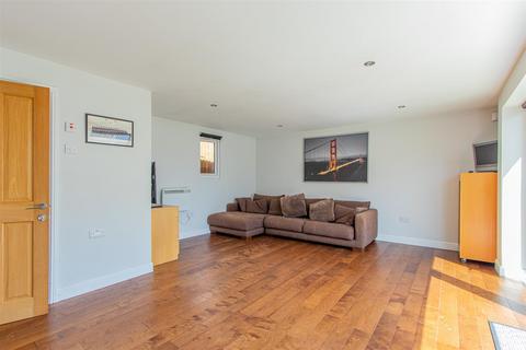 10 Brachdy Lane, Rumney, Cardiff, CF3 3AS