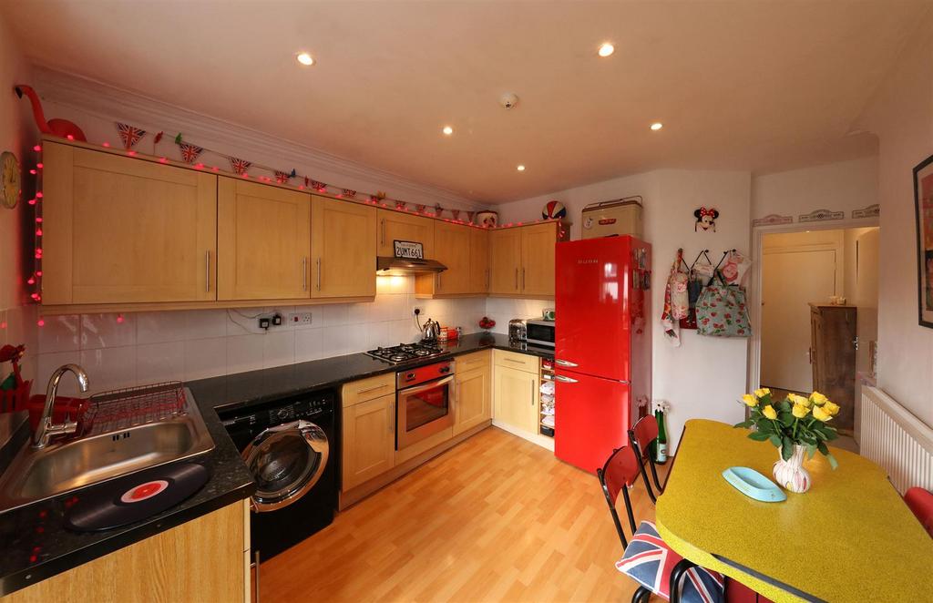 2,20 Ninian Rd 4873.JPG