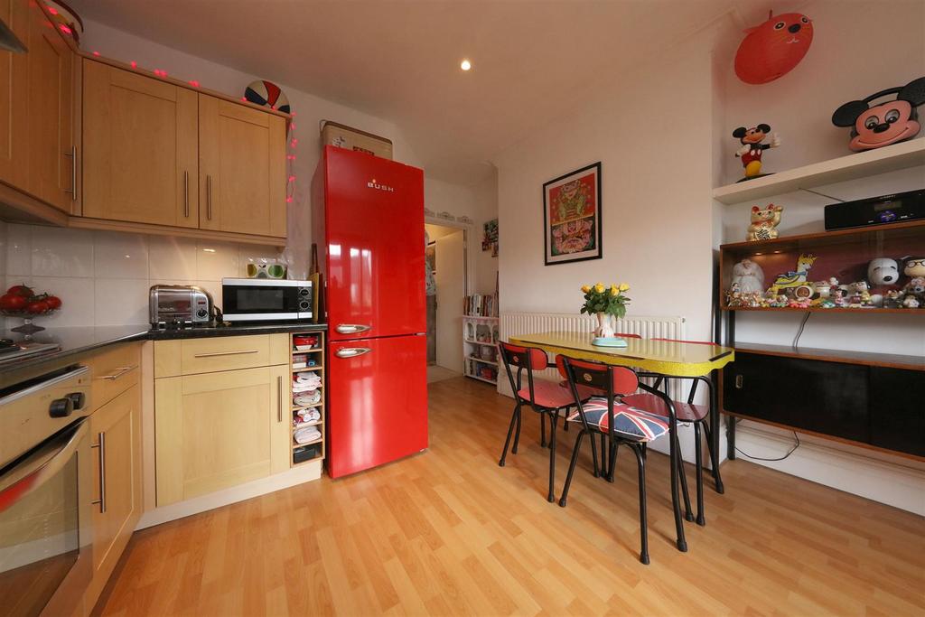 2,20 Ninian Rd 4877.JPG