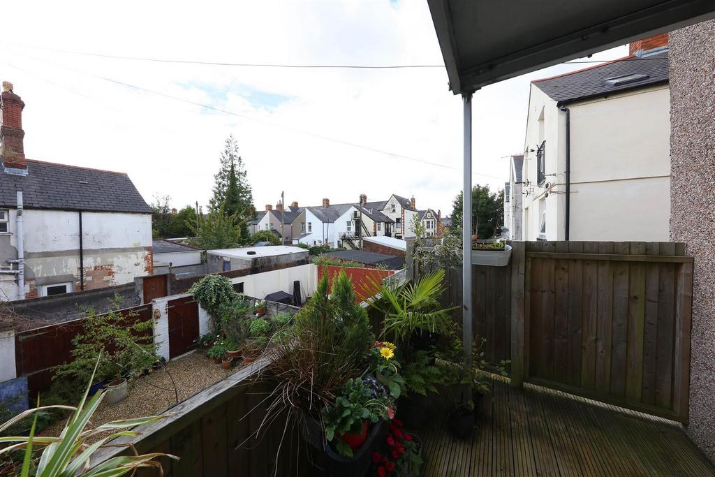 2,20 Ninian Rd 4889.JPG