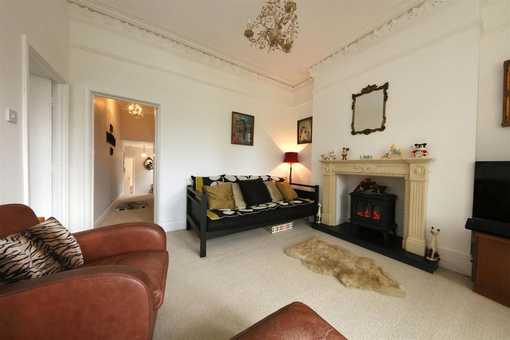 2,20 Ninian Rd 4906.JPG
