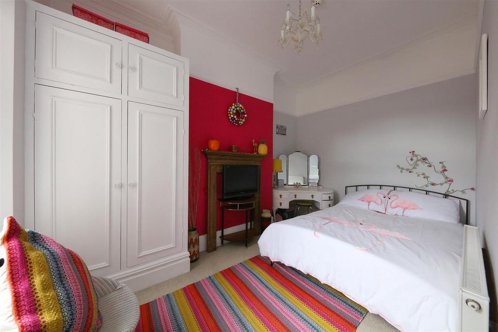 2,20 Ninian Rd 4902.JPG