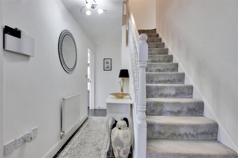 26 Bradbrook Drive, Longfield, DA3 7BF