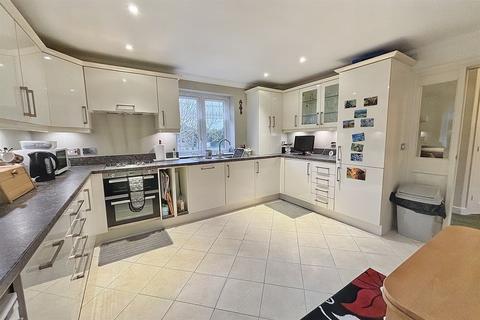 2 bedroom flat for sale - Weymouth
