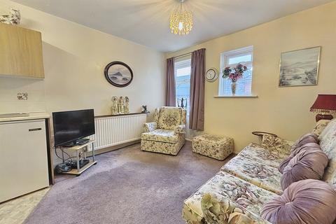 2 bedroom flat for sale, Weymouth