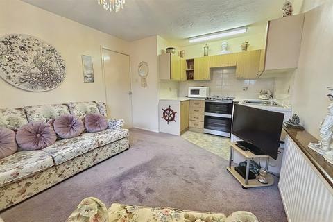 2 bedroom flat for sale, Weymouth