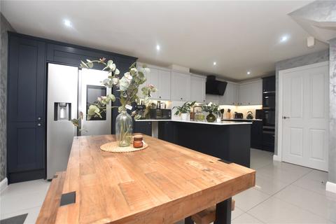 14 Carson Grove, Morley, Leeds, LS27 0GE