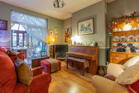 61 Waterloo Gardens, Cardiff, CF23 5AB
