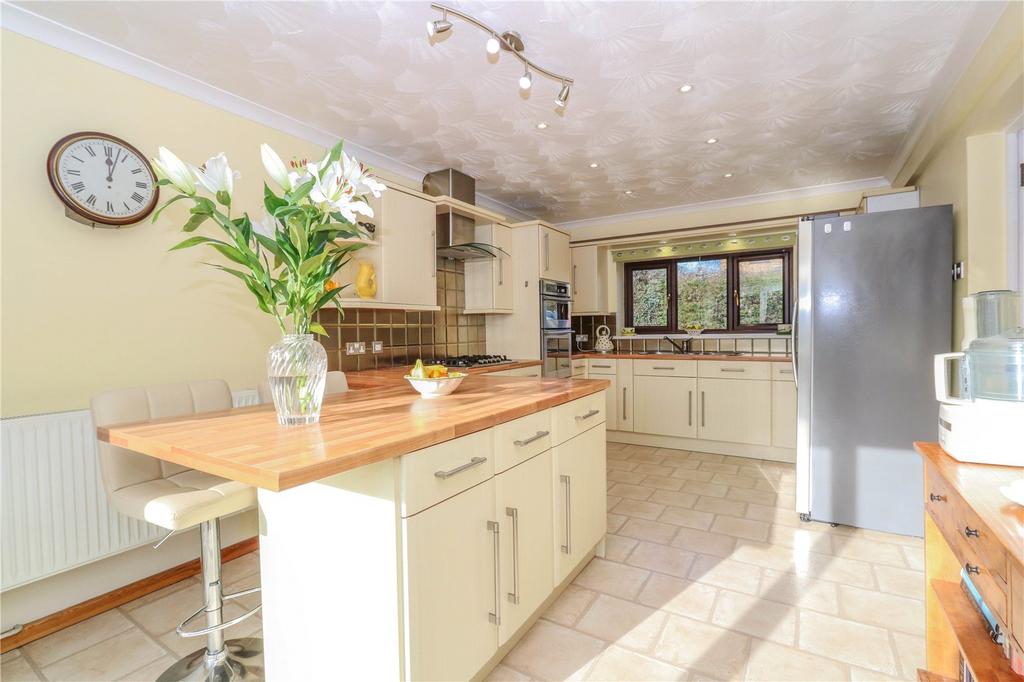 Kitchen/Breakfast Rm