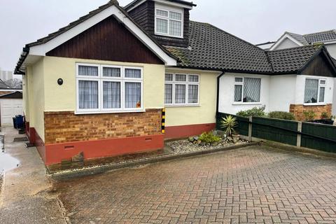 2 bedroom bungalow for sale, Eastwood Park Drive, Leigh-on-Sea, Essex, SS9