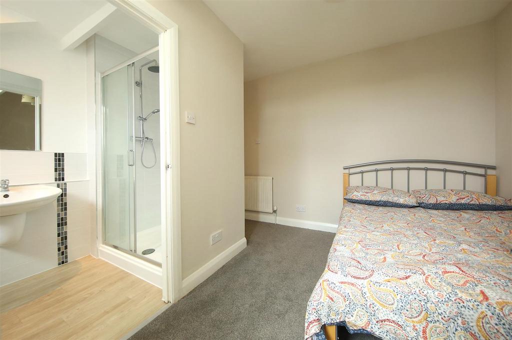 F3, Piercefield Pl. 5083.JPG