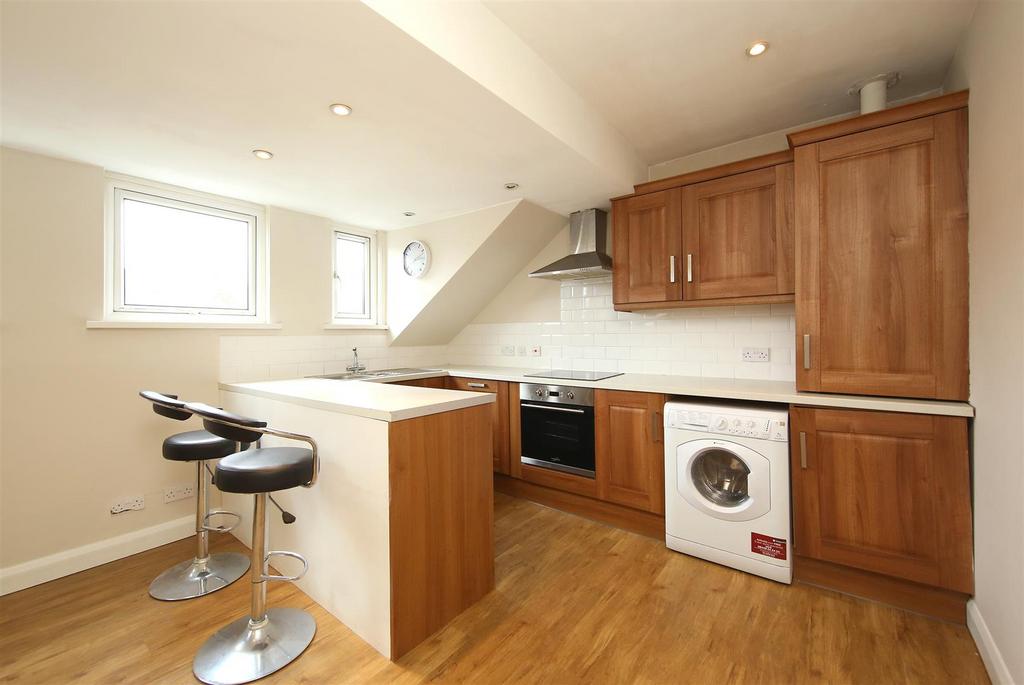 F3, Piercefield Pl. 5069.JPG