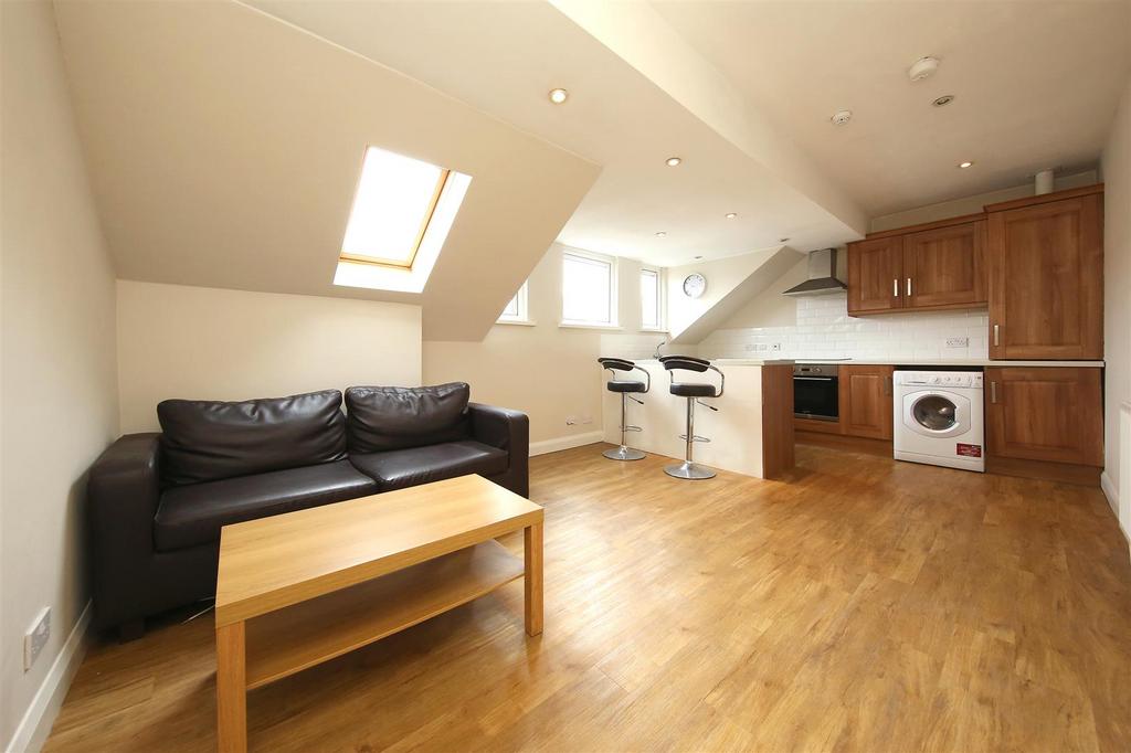 F3, Piercefield Pl. 5068.JPG