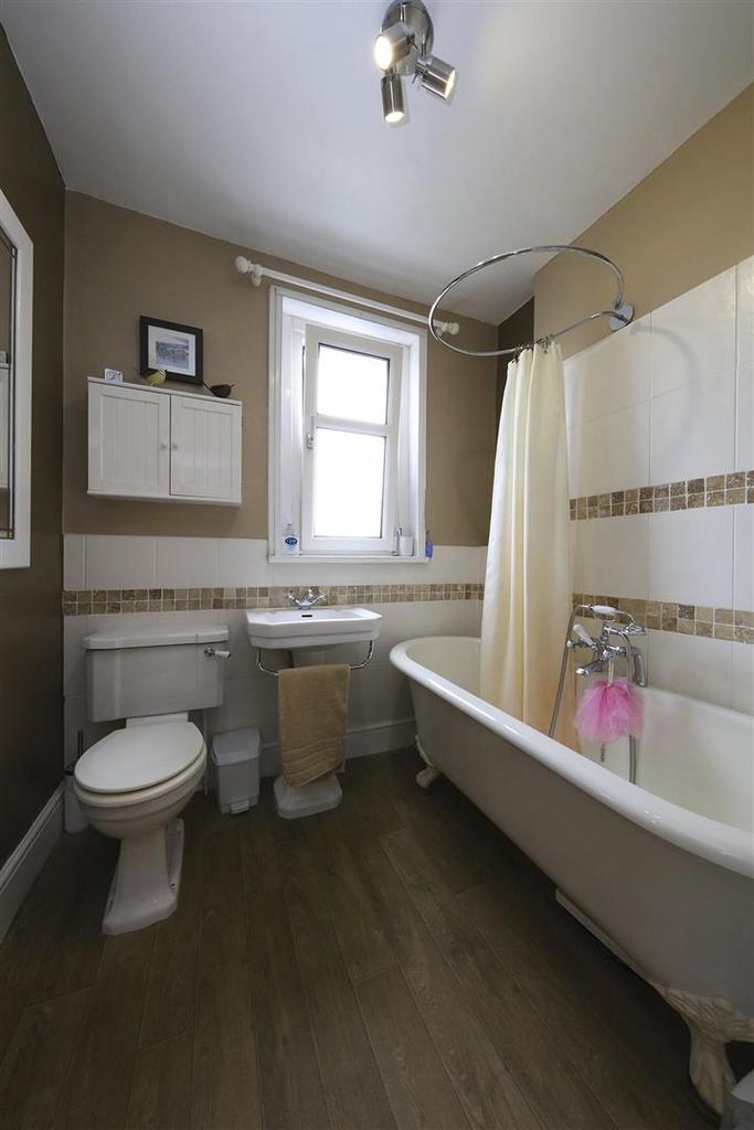 24 Axminster Rd 4097.JPG