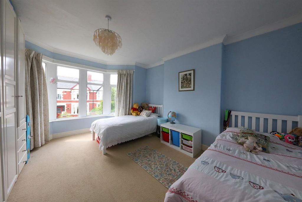 24 Axminster Rd 4095.JPG