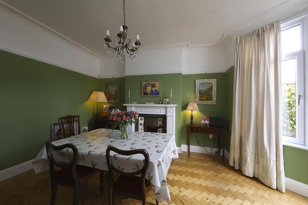 24 Axminster Rd 4076.JPG