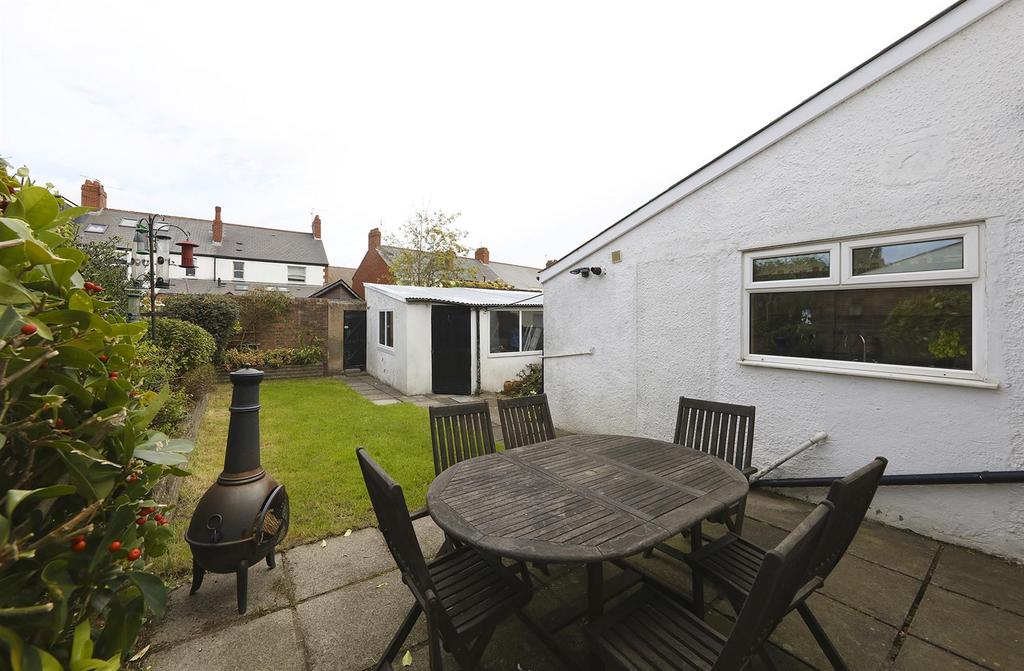 24 Axminster Rd 4087.JPG