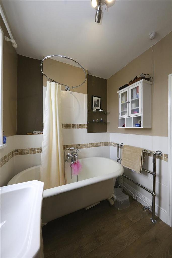 24 Axminster Rd 4098.JPG