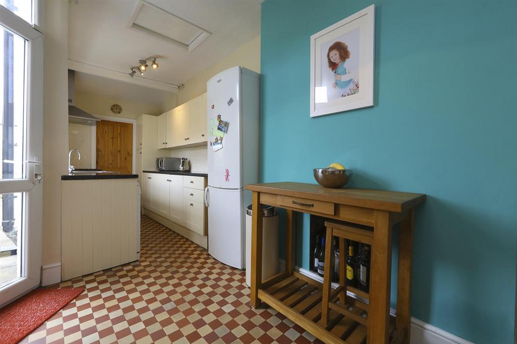 24 Axminster Rd 4077.JPG