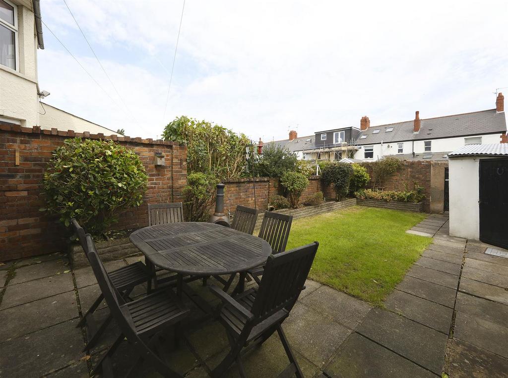 24 Axminster Rd 4083.JPG