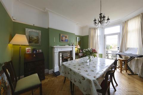 24 Axminster Road, Cardiff, CF23 5AR