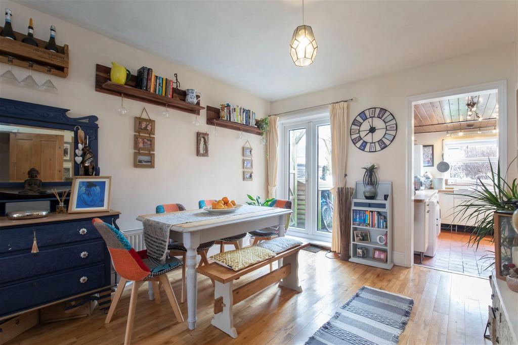 Cleeve View Road, Prestbury, Cheltenham, GL52 3 bed terraced house for