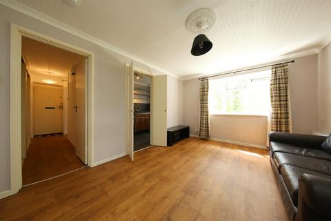 71b Celyn Avenue, Cardiff, CF23 6EB