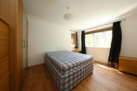 71b Celyn Avenue, Cardiff, CF23 6EB