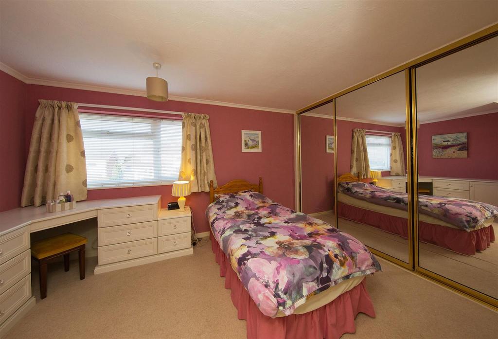 12 Llyn Close 1807.jpg