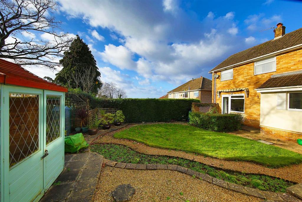 12 Llyn Close 1746.jpg
