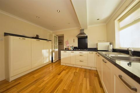 12 Llyn Close, Cardiff, CF23 6LG