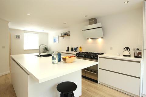 30 Doe Close, Penylan, Cardiff, CF23 9HJ