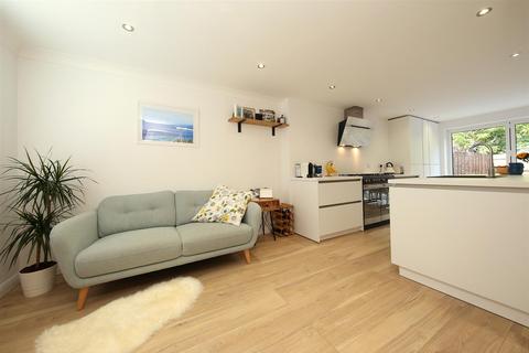 30 Doe Close, Penylan, Cardiff, CF23 9HJ