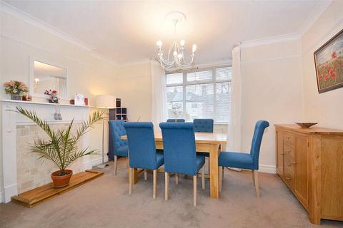 11 Springbank Crescent, Headingley, Leeds, LS6 1AB
