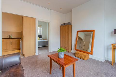 Flat 1, 10 Piercefield Place, Cardiff, CF24 0LD