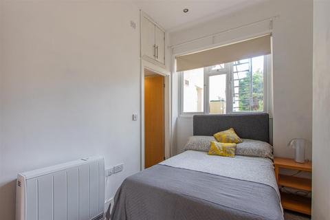 Flat 1, 10 Piercefield Place, Cardiff, CF24 0LD