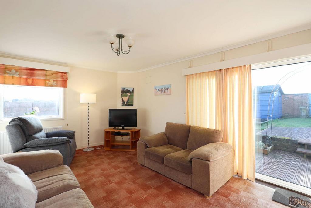 106 Oakfield Street, Kelty, KY4 0BX 2 bed bungalow for sale £183,000