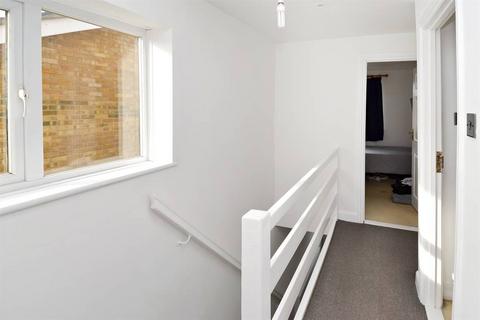 4 All Saints Close, Whitstable, CT5 1SB