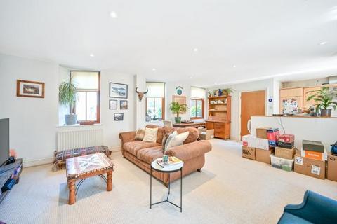 1 bedroom flat for sale, 14 Osprey House, Lower Square, Isleworth, Middlesex, TW7 6XJ