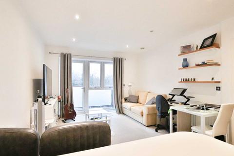 1 bedroom apartment for sale, Coombe Lane, London