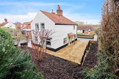 4 bedroom end of terrace house for sale, Nethergate Street, Bungay