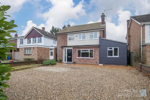 4 bedroom detached house for sale, Greenways, Eaton