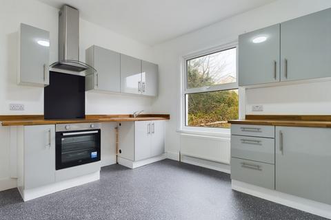 4 bedroom maisonette to rent, London Road, Dover