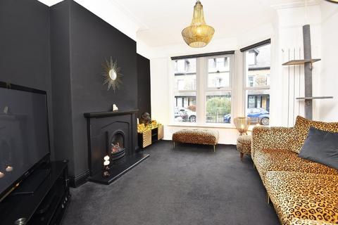 4 bedroom terraced house for sale, West Lea Avenue, Harrogate