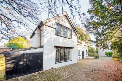3 bedroom detached house for sale, Pampisford Road, South Croydon