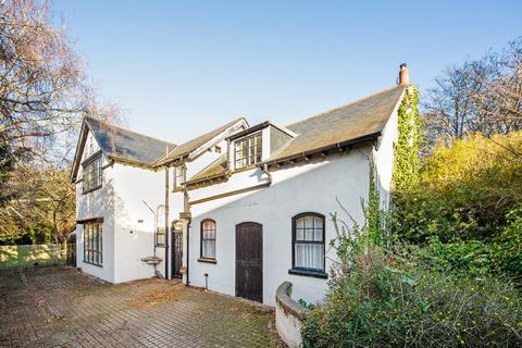 3 bedroom detached house for sale, Pampisford Road, South Croydon