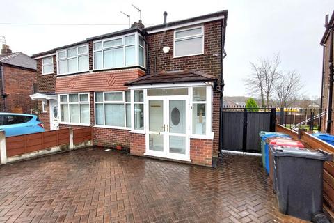 3 bedroom semi-detached house for sale - Edgeware Avenue, Prestwich, M25
